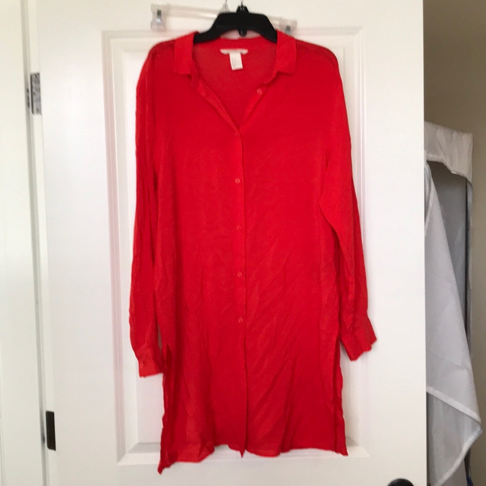 Shirt with slits on side